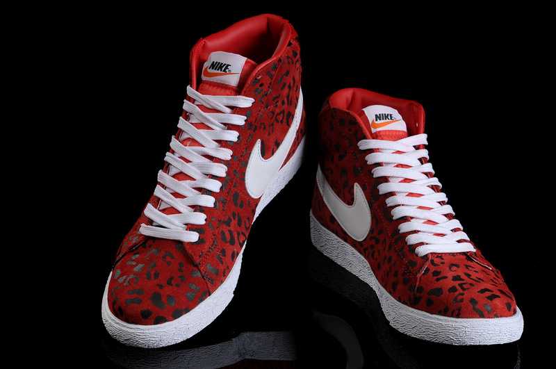 Nike Blazer High Grey Red 2012 Vendre Blazer Nike Vintage